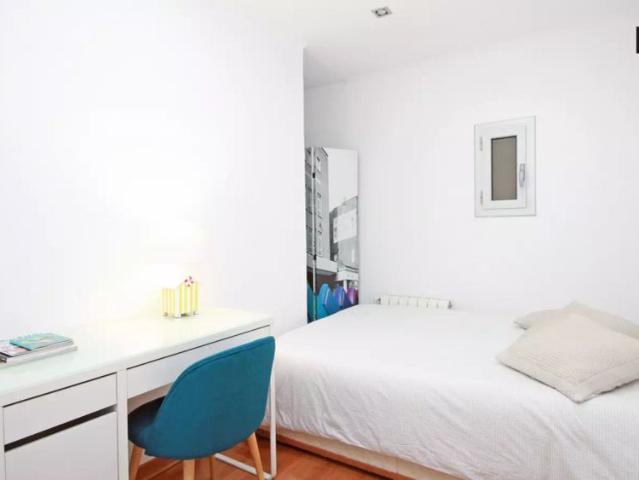 Charming 80 m2, 2 bedroom apartment with balcony for rent in seaside La Barceloneta