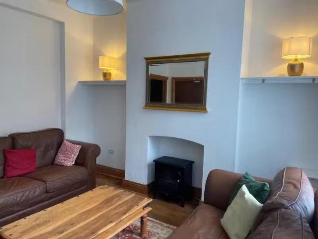 For Rent! 15 India Street Flat 1