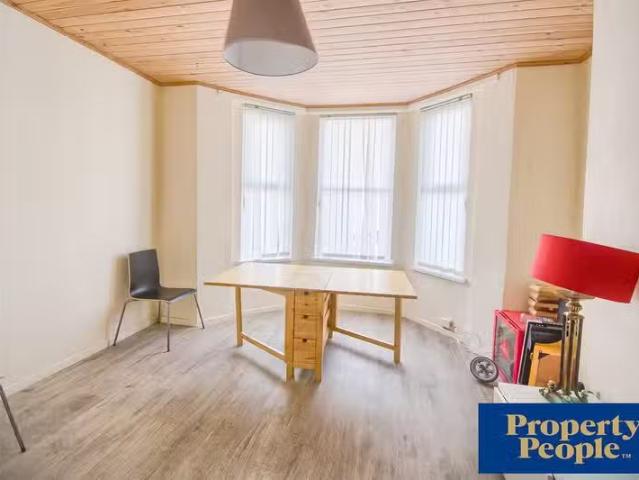 For Rent! 18 Fitzroy Avenue