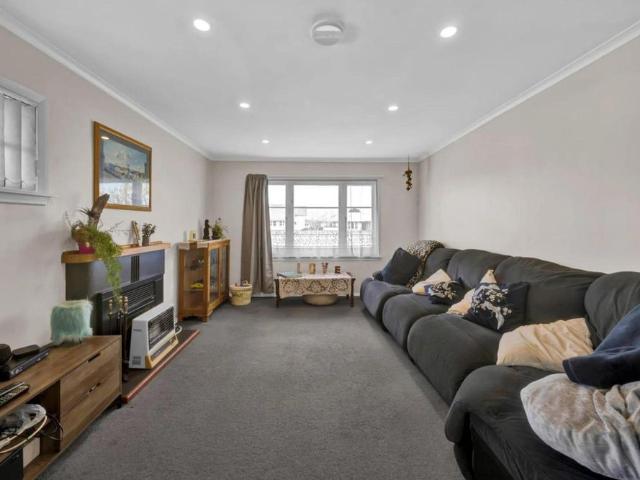 Charming 1950s 3 Bedroom Home for Rent