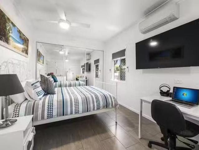 Cheap 1 BA ROOM 2/50 West Street, Toowoomba City, QLD 4350