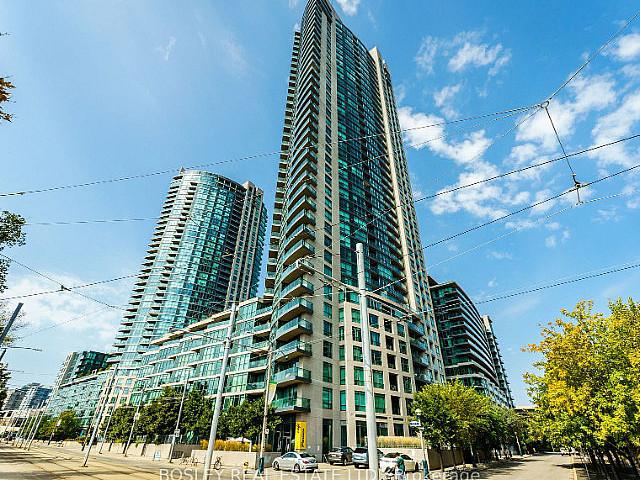 Charming 1 Bed/ 1 Bath + Park And Locker Condo At Neptune Ii