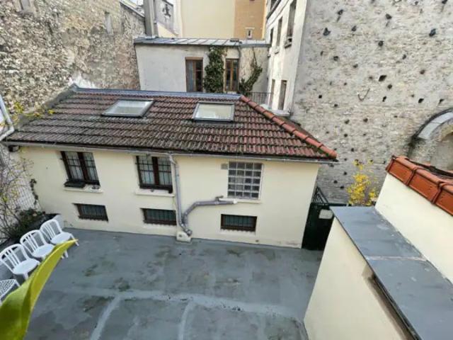 Charming 1 bedroom & 1 living room house on courtyard in Butte aux Cailles, 5 min from metro Paris Amsterdam Apartments for Rent