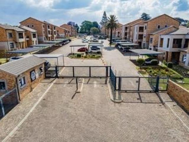 charming 1 bedroom apartment on the.