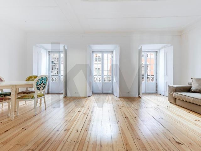 Charming 1 Bedroom Apartment in Príncipe Real – Historic Elegance and Prime Location