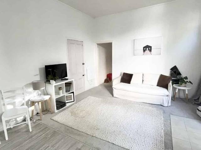 Charming 1 Bedroom in Premium Location