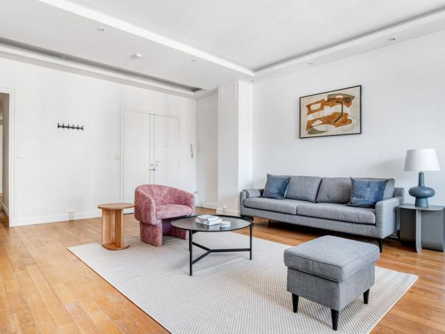 Charming 1 Bedroom Oasis in Paris