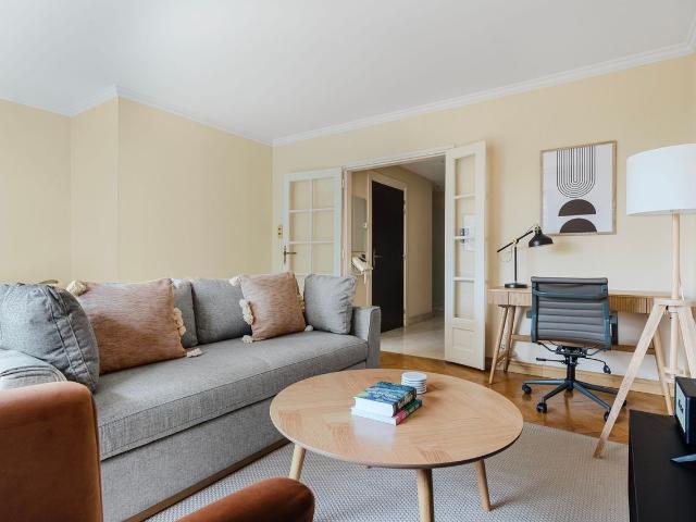 Charming 1BR Apartment in Passy – Perfect Paris Retreat!, Paris Amsterdam Apartments for Rent