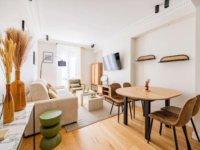 Charming 1BR Apartment with AC in Paris 17th, Paris Amsterdam Apartments for Rent