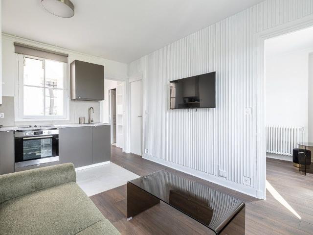 Charming 1BR Apartment with Elevator near Voltaire Metro, Paris Amsterdam Apartments for Rent