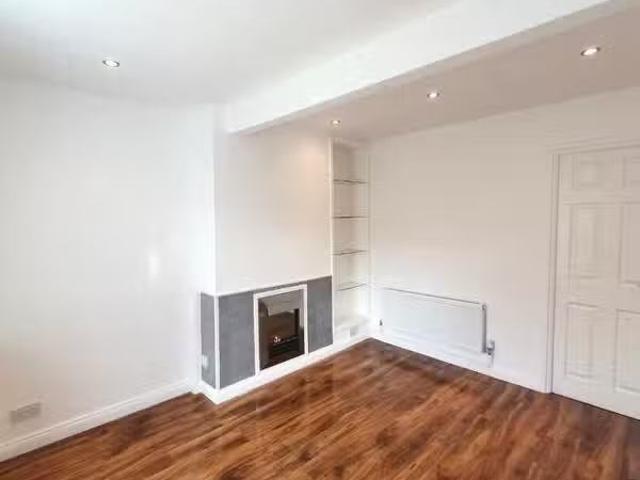 Rental! 21 Parkgate Parade