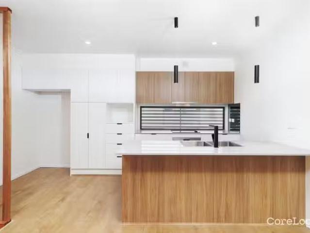 New 2/20 Rawlinson Street, Murarrie QLD 4172