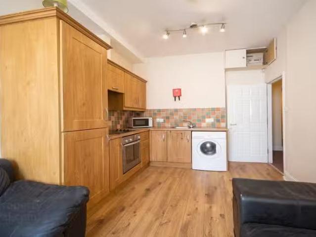 Deal! 22c Magdala Street