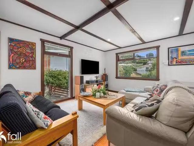 Rental! 26 Clift Street, Mount Stuart, TAS 7000