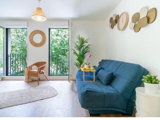Charming 28 m² studio in Rueil Malmaison, near transport, elevator, fitted kitchen