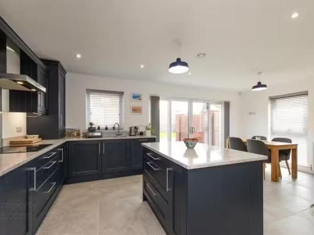 Deal! 2 Baronsgrange Street