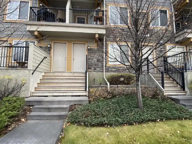 Charming 2 Bed / 1.5 Bath Townhouse