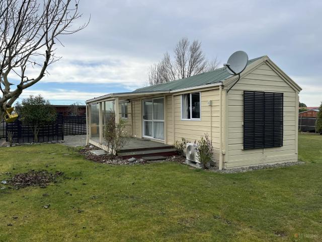 Charming 2 Bedroom Cottage Glenavy Riverside Village