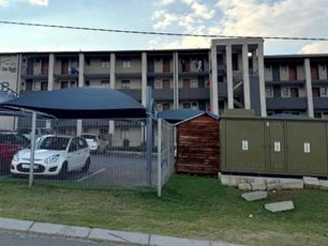 charming 2 bedroom apartment on the.