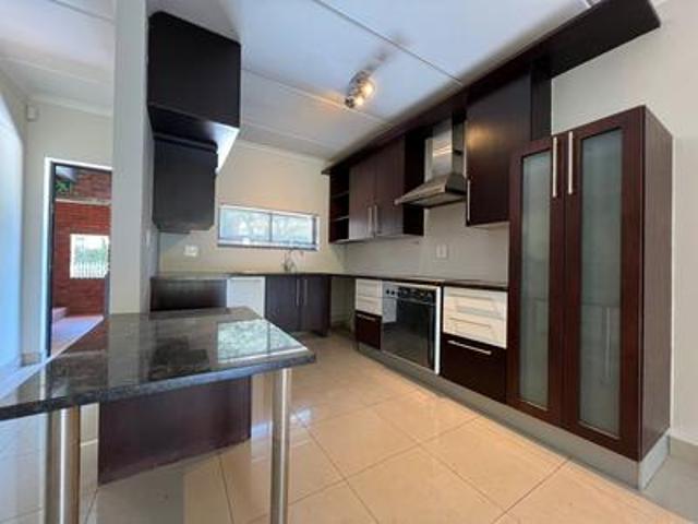 charming 2 bedroom apartment on the.