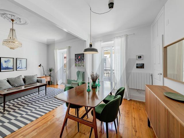 Charming 2 bedroom apartment for rent with patio Furnished in the heart of Santa Catarina, Miseric
