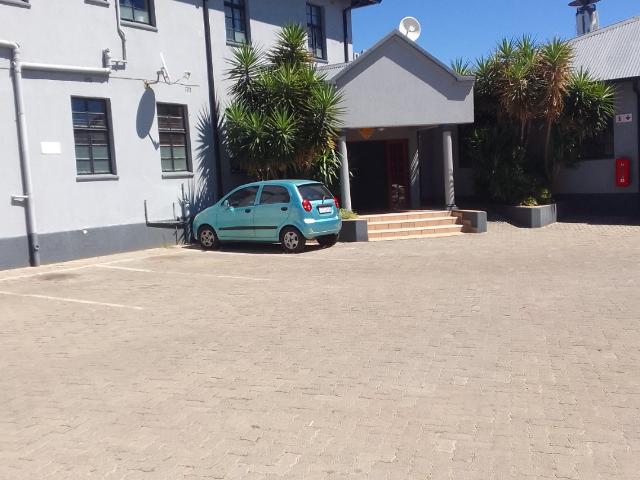 Charming 2 Bedroom Apartment in Nigel – Available Immediately