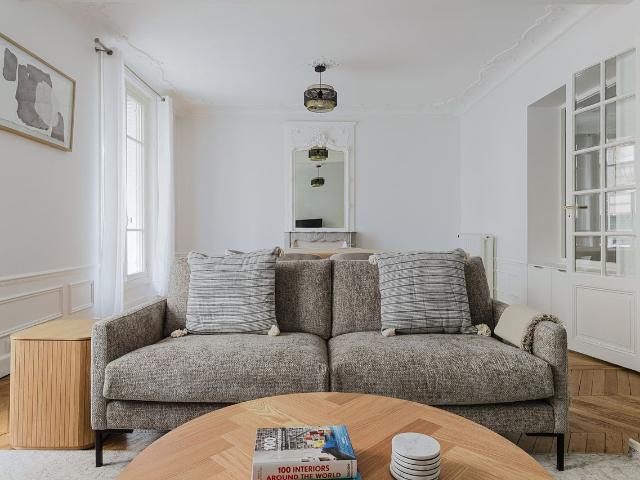 Charming 2 Bedroom Apartment in Épinettes, Paris!, Paris Amsterdam Apartments for Rent