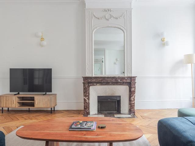 Charming 2 Bedroom Apartment in Épinettes, Paris, Paris Amsterdam Apartments for Rent