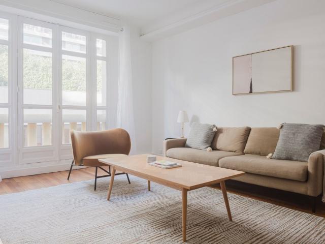 Charming 2 Bedroom Apartment in Parisian Chaillot