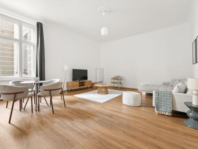 Charming 2 Bedroom Apartment in Steglitz, Berlin Amsterdam Apartments for Rent