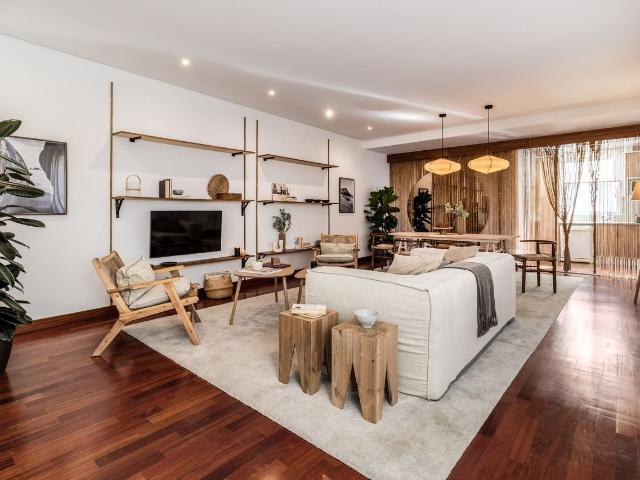 Charming 2 Bedroom Apartment in Trafalgar with Private Terrace and Wood Detailing, Madrid Amsterdam Apartments for Rent
