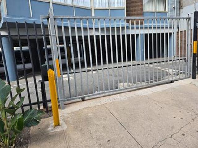 charming 2 bedroom beachside apartme.