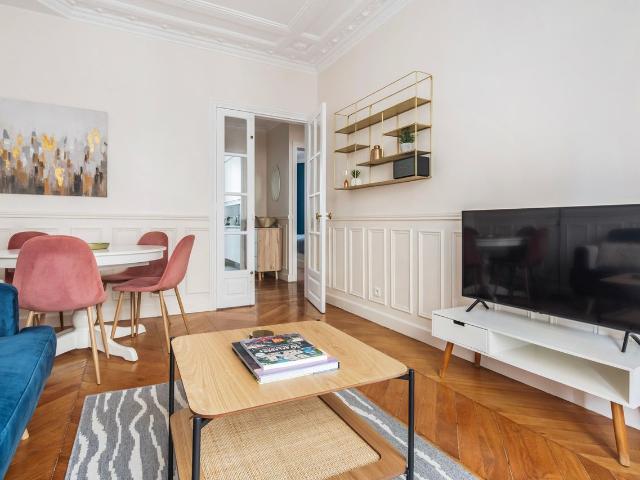 Charming 2 Bedroom Dupleix Apartment in Paris, Paris Amsterdam Apartments for Rent