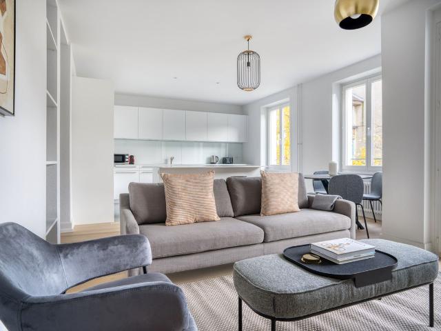 Charming 2 Bedroom Furnished Apartment in Basel Vorstaedte, Basel Amsterdam Apartments for Rent