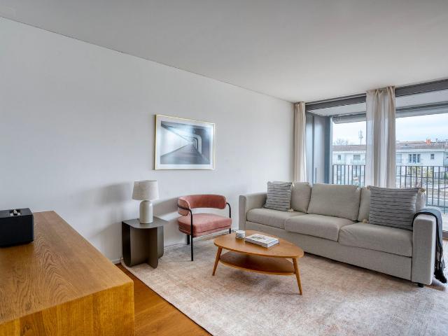 Charming 2 Bedroom Furnished Apartment in Sankt Johann, Basel Amsterdam Apartments for Rent