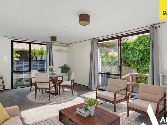 Charming 2 Bedroom House in Prime Titirangi Location