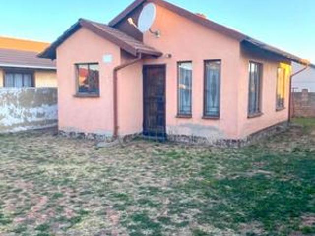 charming 2 bedroom house on the mark.