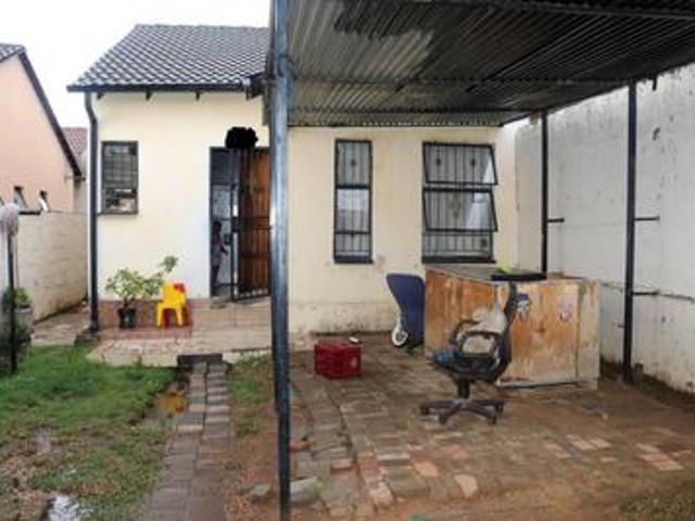 charming 2 bedroom house on the mark.