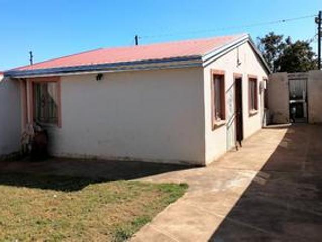 charming 2 bedroom house on the mark.