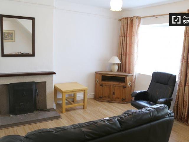 Charming 2 bedroom house to rent in North Central Area
