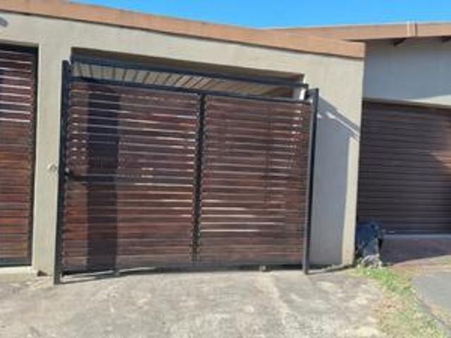 charming 2 bedroom home with enterta.