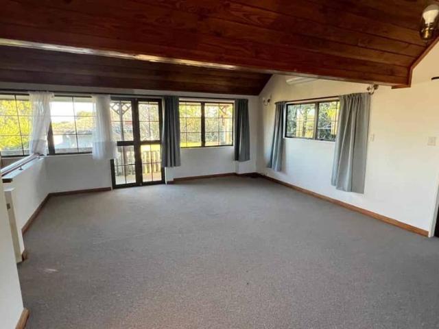 Charming 2 Bedroom Home in Whangaparaoa