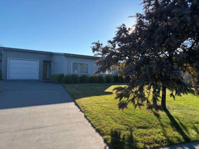 Charming 2 Bedroom Home in Kinloch!