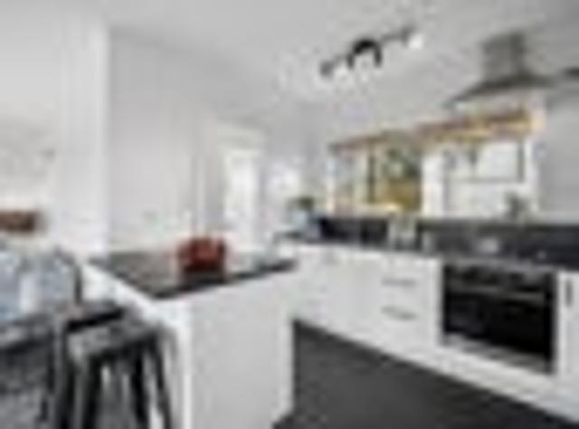 2 Bedroom Beauty on a Freehold Section