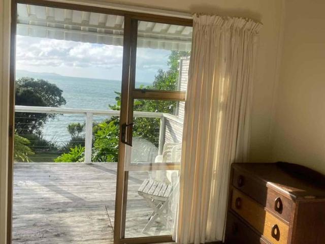 Charming 2 Bedroom Seaside Cottage
