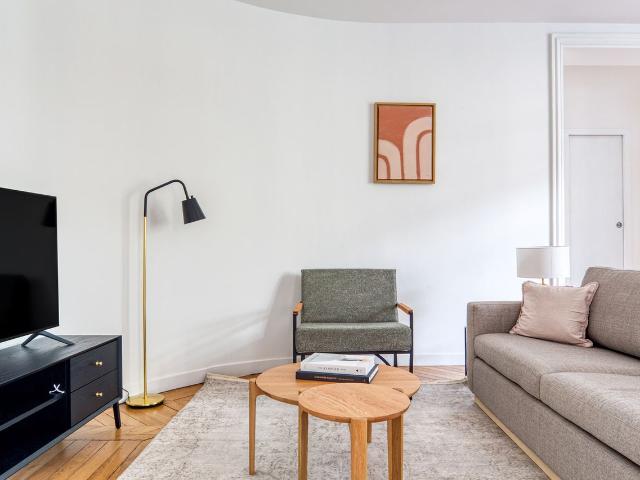Charming 2 Bedroom Retreat in Paris, Paris Amsterdam Apartments for Rent