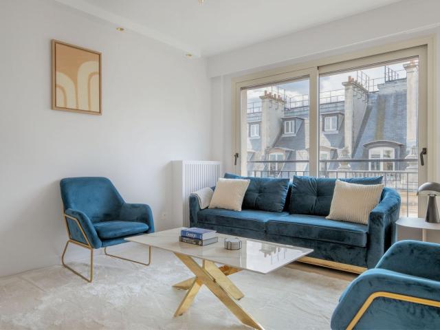 Charming 2 Bedroom Retreat in Parisian Chaillot