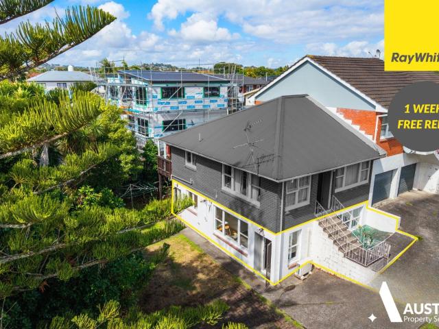 Charming 2 Bedroom Unit with Open Plan Living