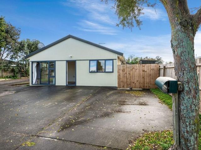 Charming 2 Bedroom Unit in Clendon Park