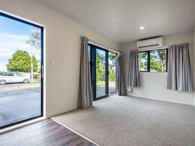 Charming 2 Bedroom Unit in Clendon Park